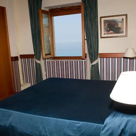 La Porta Del Mare فندق تروبيا